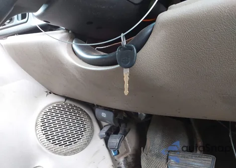 2003 Chevrolet Silverado 1500 z USA, uszkodzony, nr VIN 1GCEK14V33E206044